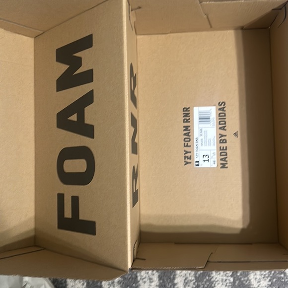 !SOLD!Yeezy foamrunner clay red brand new size 13 - Picture 3 of 5